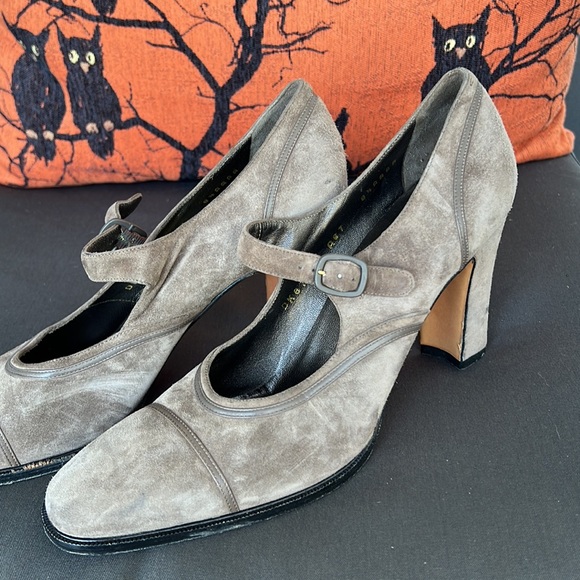 Vintage Salvatore Ferragamo Heels - Picture 3 of 14